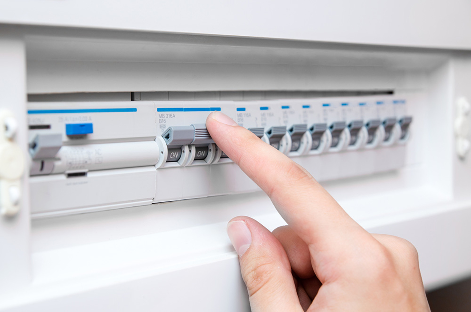 Elektro­installation bei Elektro Dietz GmbH in Weilerbach