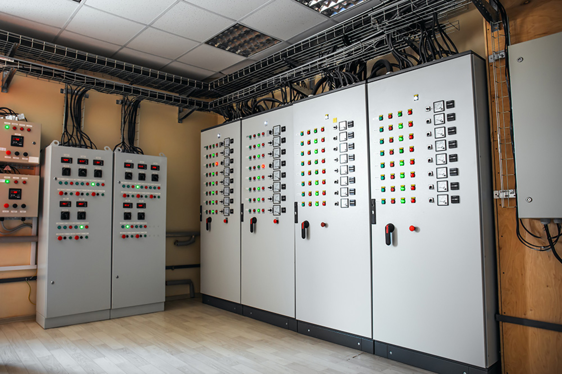 Schalt­anlagen­bau bei Elektro Dietz GmbH in Weilerbach